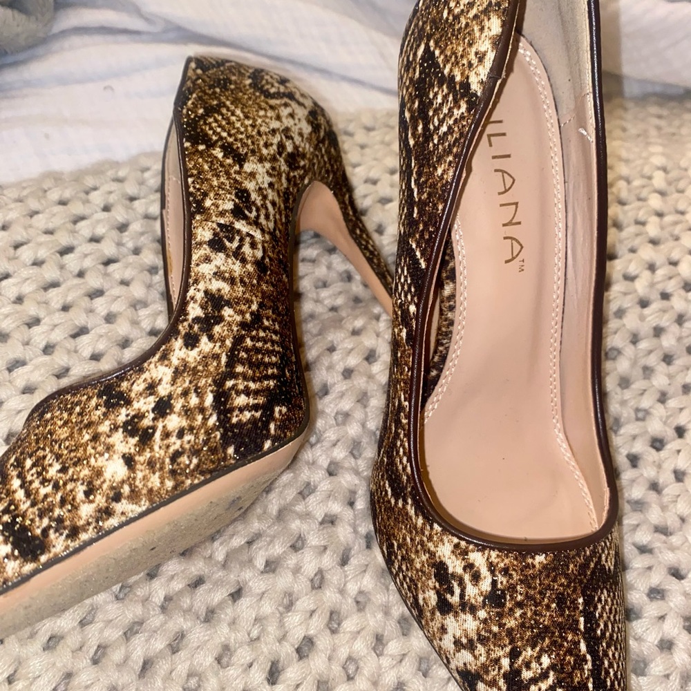 Snack skin heels